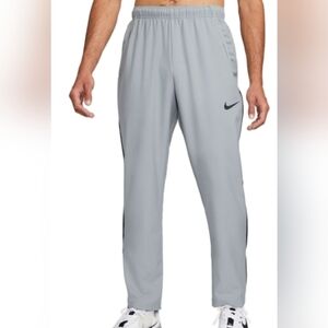 Men's trousersNike Dri-Fit Woven Team Training Trousers - Gray NWT  Size Small